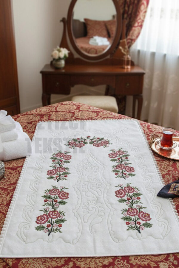 Kanaviçe İşlemeli Etamin Kumaş Seccade - Kırmızı