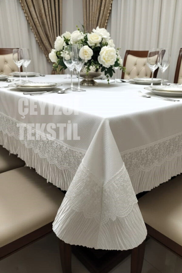 Dantelli Yemek Masası Örtüsü 160x220cm Tek Masa